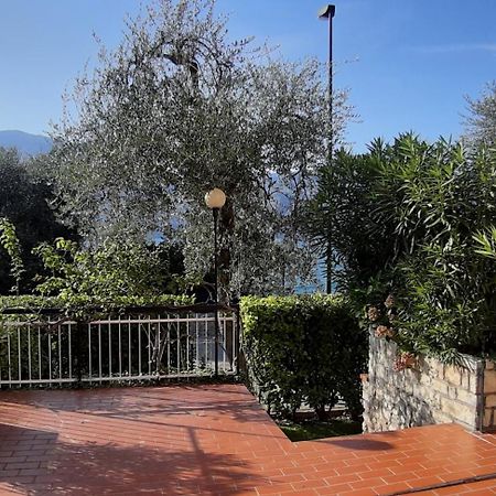 Villa Sul Lago Con Pontile Privato A Brenzone Sul Garda - Unique And Exclusive 외부 사진