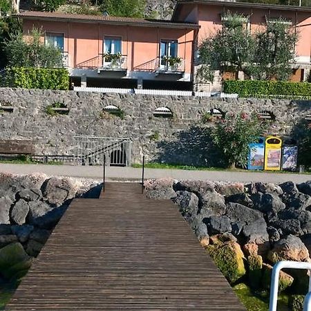 Villa Sul Lago Con Pontile Privato A Brenzone Sul Garda - Unique And Exclusive 외부 사진
