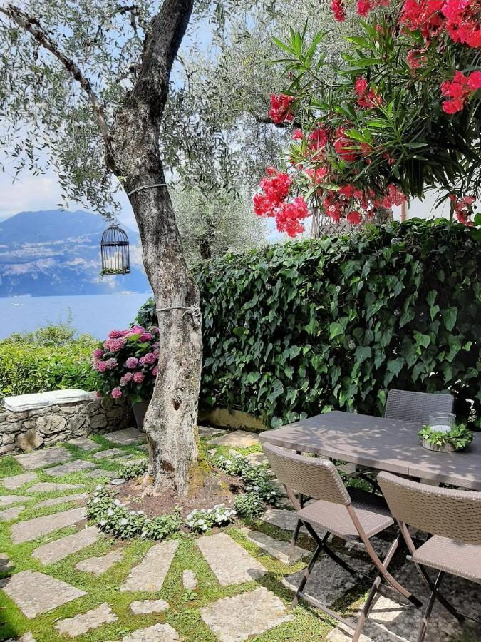 Villa Sul Lago Con Pontile Privato A Brenzone Sul Garda - Unique And Exclusive 외부 사진