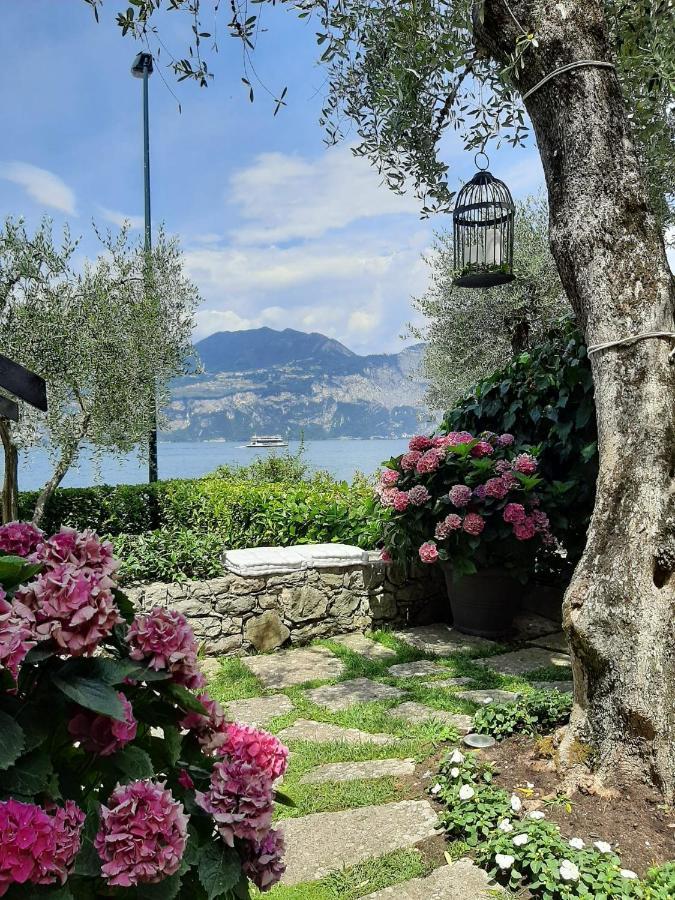 Villa Sul Lago Con Pontile Privato A Brenzone Sul Garda - Unique And Exclusive 외부 사진