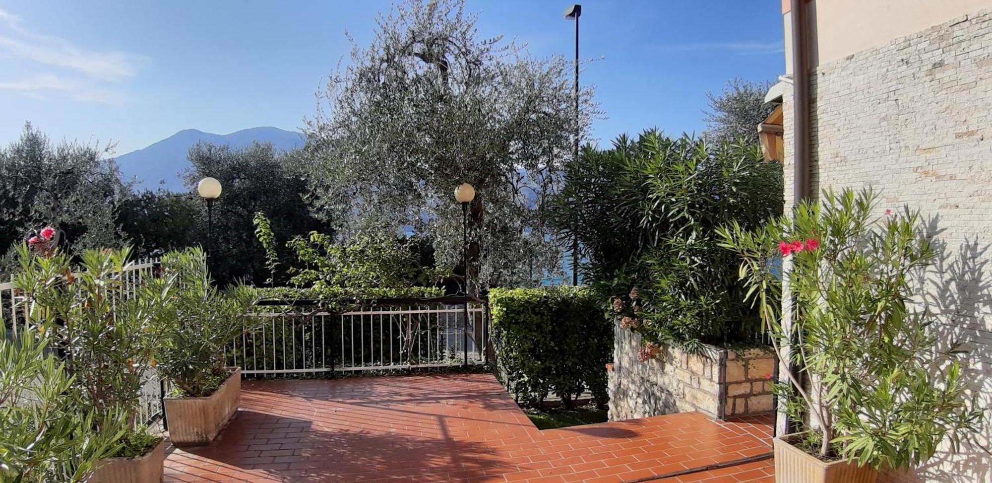 Villa Sul Lago Con Pontile Privato A Brenzone Sul Garda - Unique And Exclusive 외부 사진