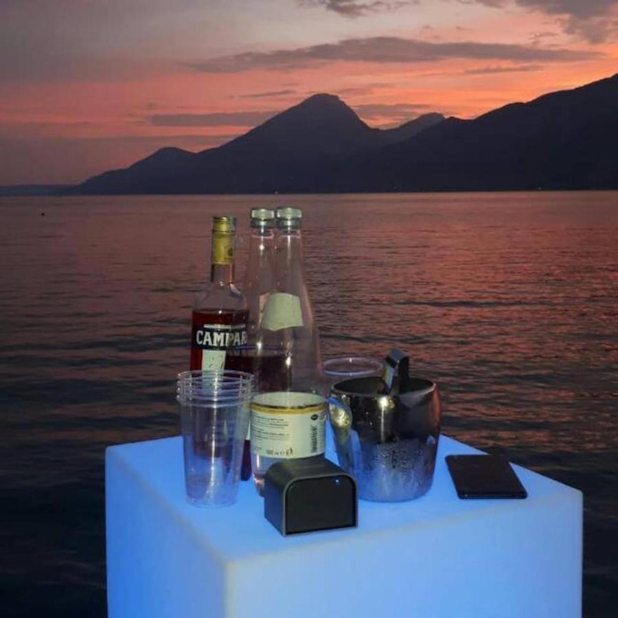 Villa Sul Lago Con Pontile Privato A Brenzone Sul Garda - Unique And Exclusive 외부 사진