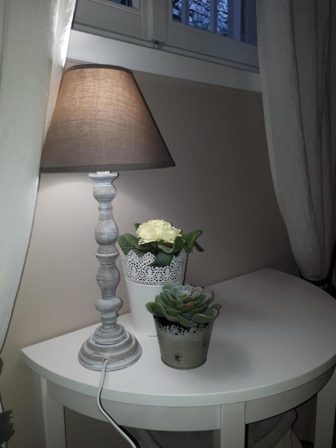 Villa Sul Lago Con Pontile Privato A Brenzone Sul Garda - Unique And Exclusive 외부 사진