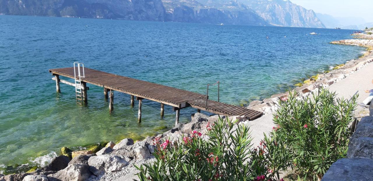 Villa Sul Lago Con Pontile Privato A Brenzone Sul Garda - Unique And Exclusive 외부 사진
