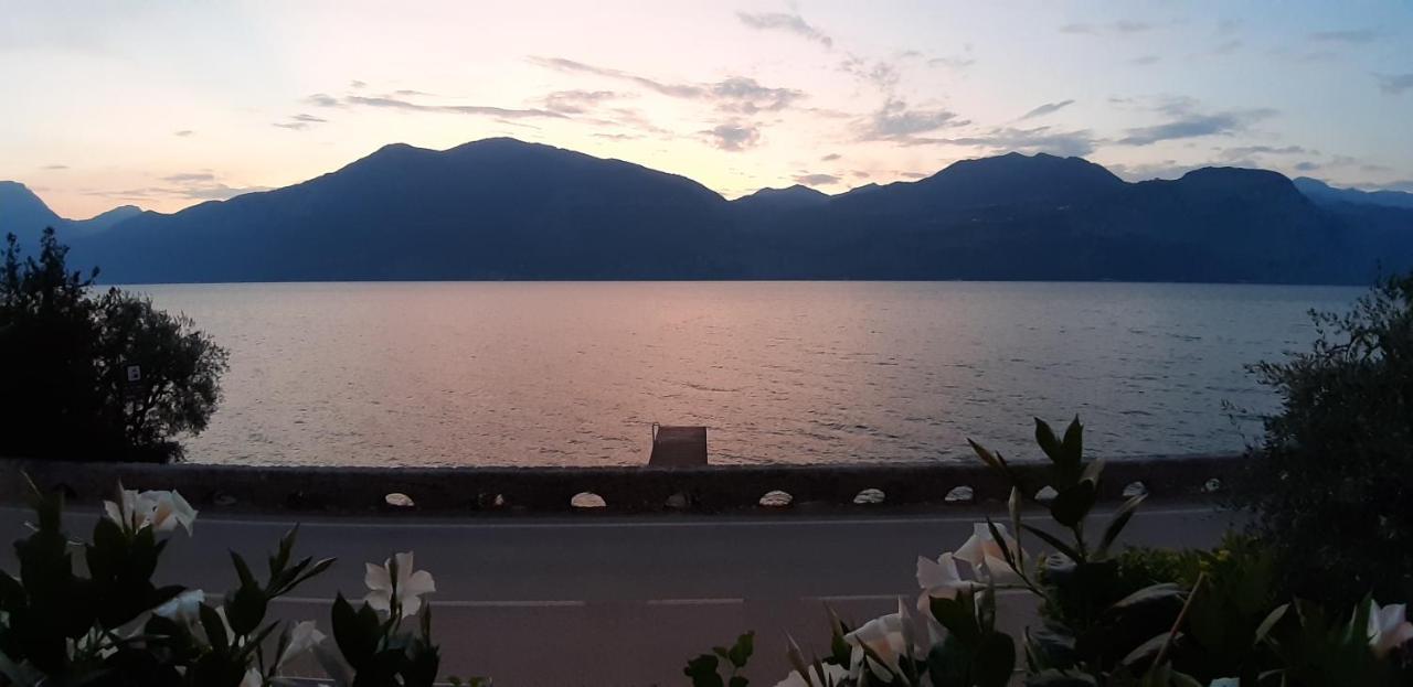 Villa Sul Lago Con Pontile Privato A Brenzone Sul Garda - Unique And Exclusive 외부 사진