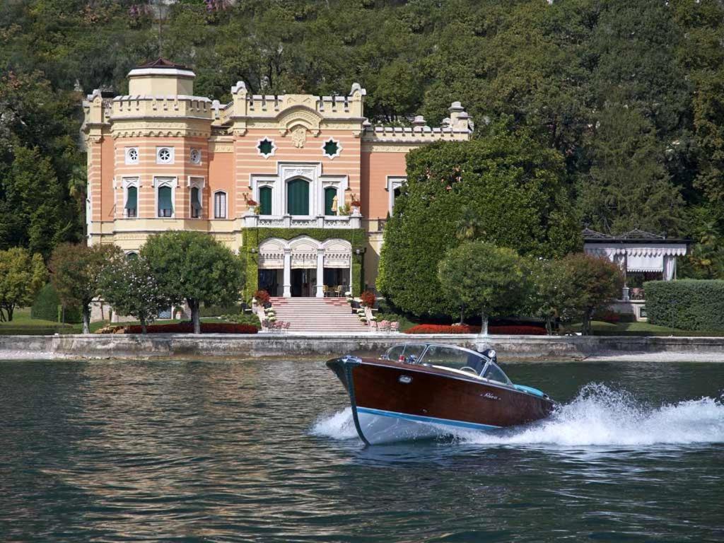 Villa Sul Lago Con Pontile Privato A Brenzone Sul Garda - Unique And Exclusive 외부 사진